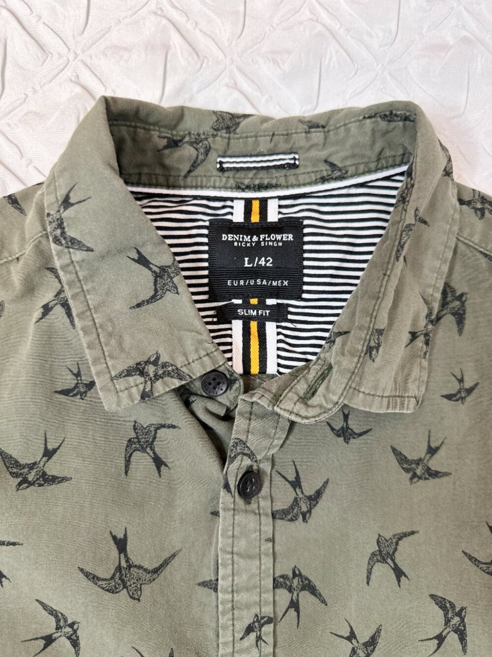 Denim & Flowers Lot of 2 Casual Button Down Shirts, SZ Large Preppy Dotted Birds - Picture 5 of 11